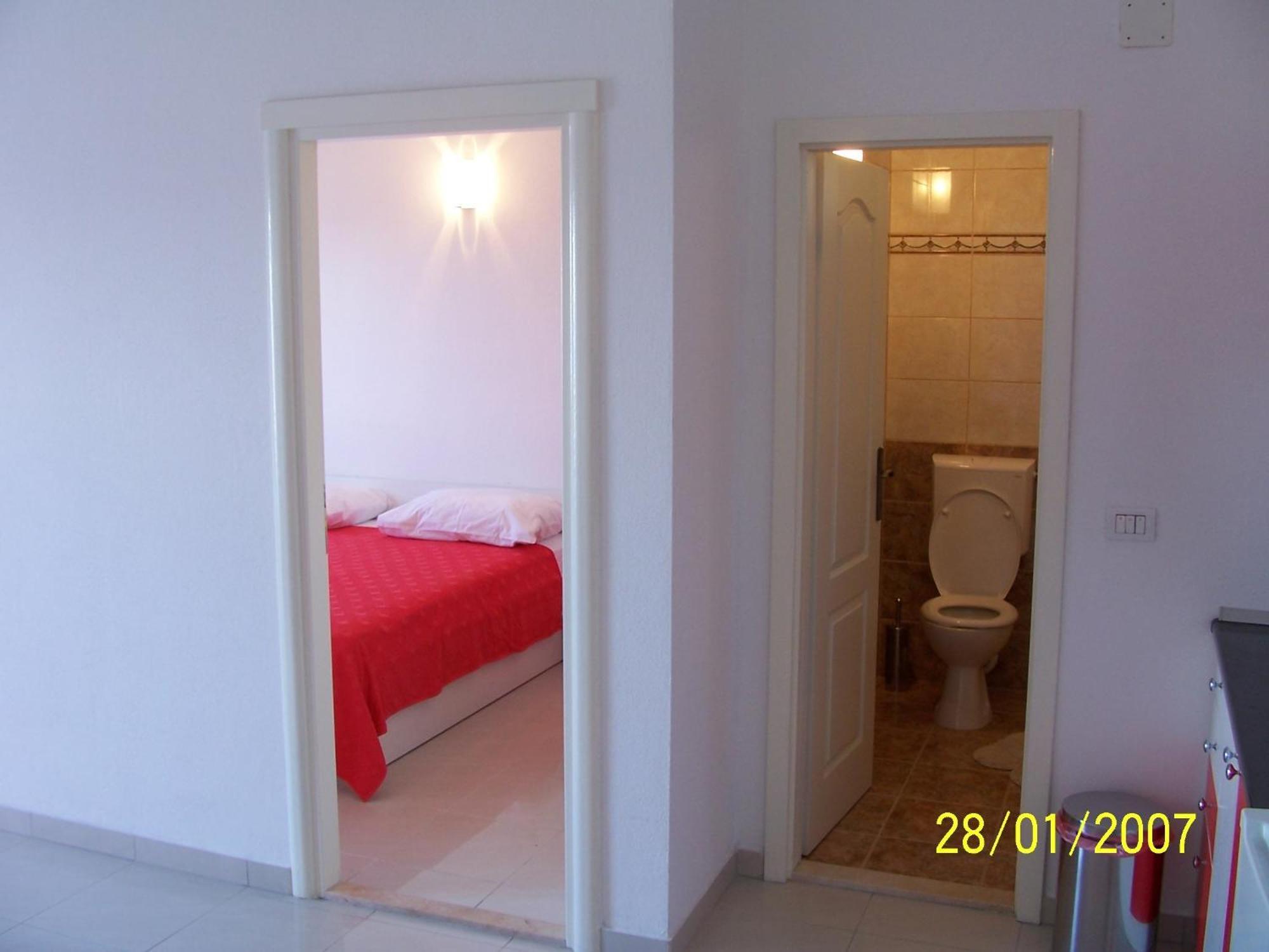 Apartments Perdijic Nemira Omis Luaran gambar