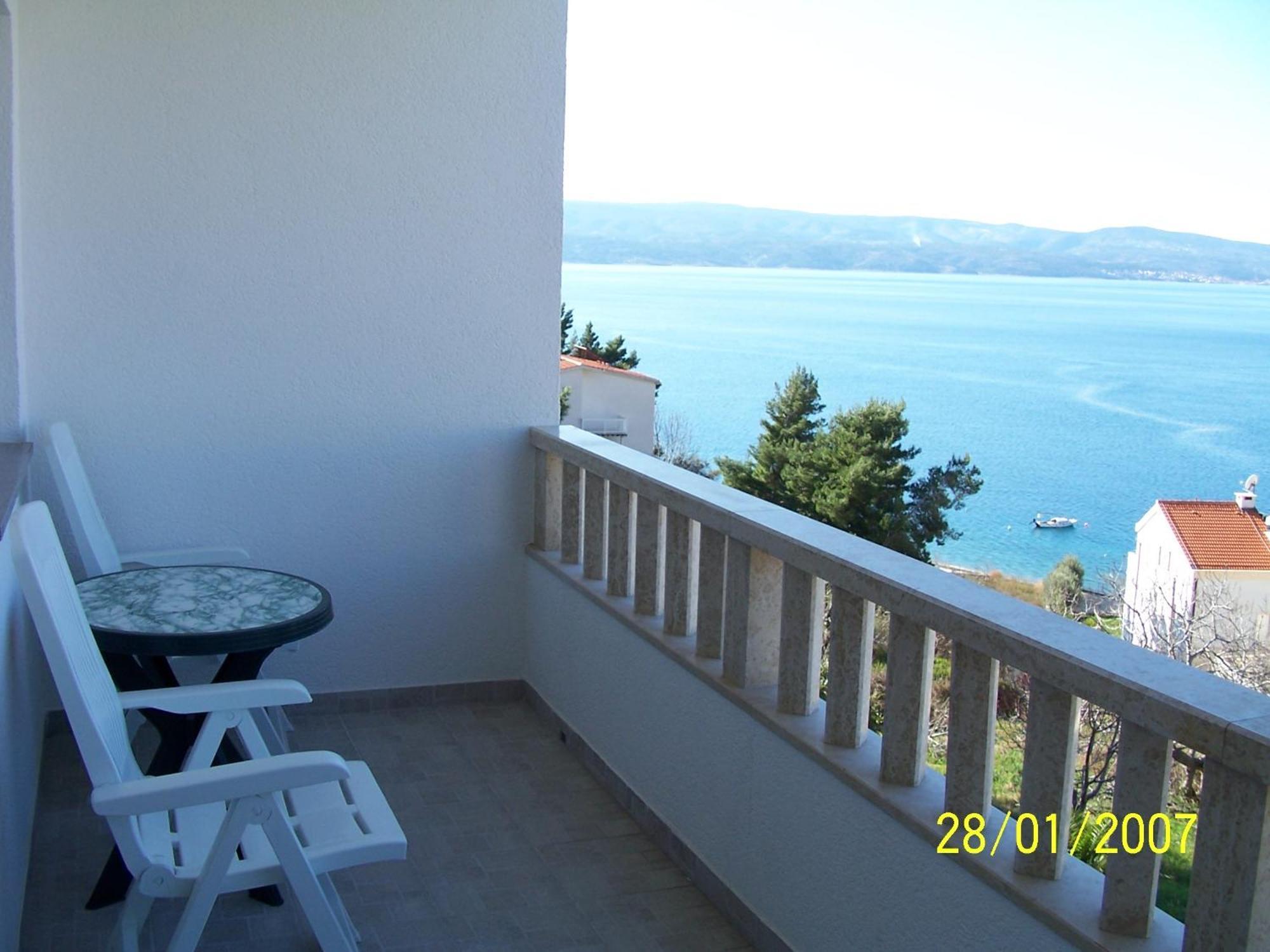 Apartments Perdijic Nemira Omis Luaran gambar