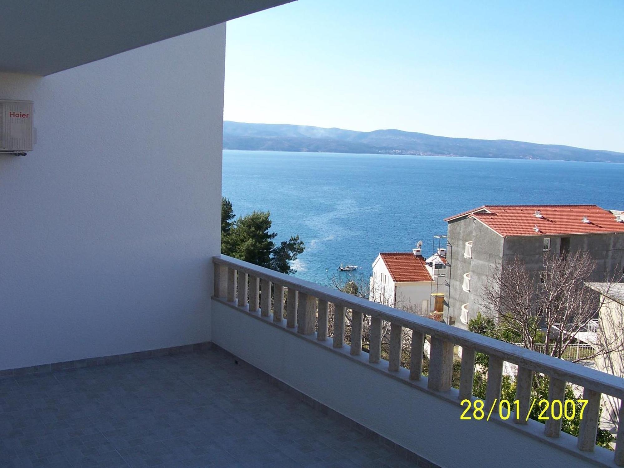 Apartments Perdijic Nemira Omis Luaran gambar