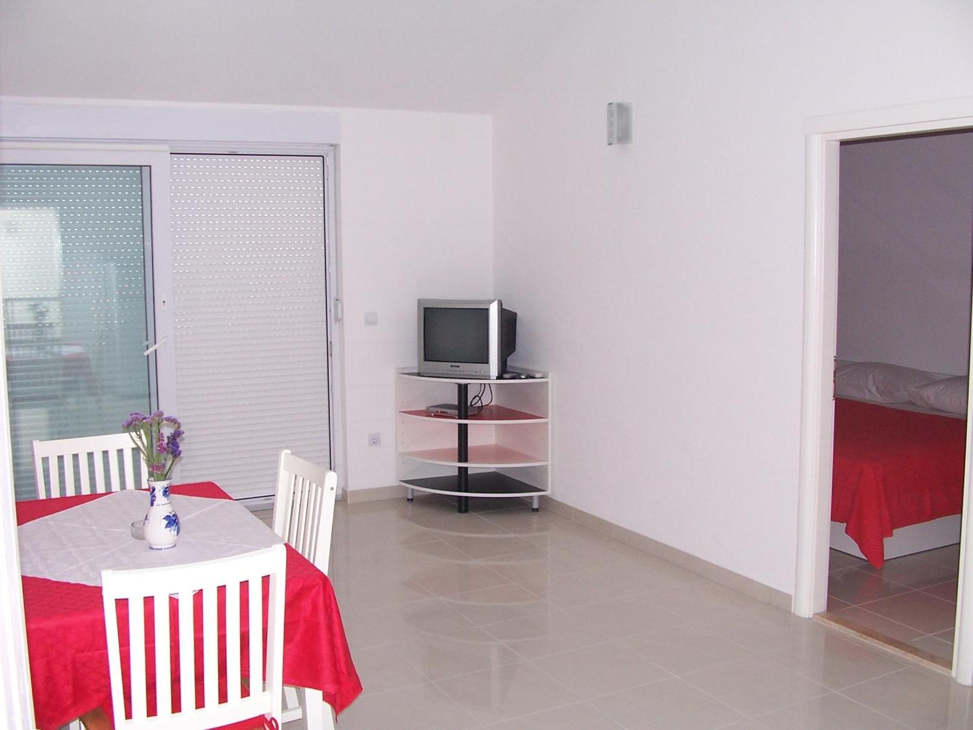 Apartments Perdijic Nemira Omis Luaran gambar