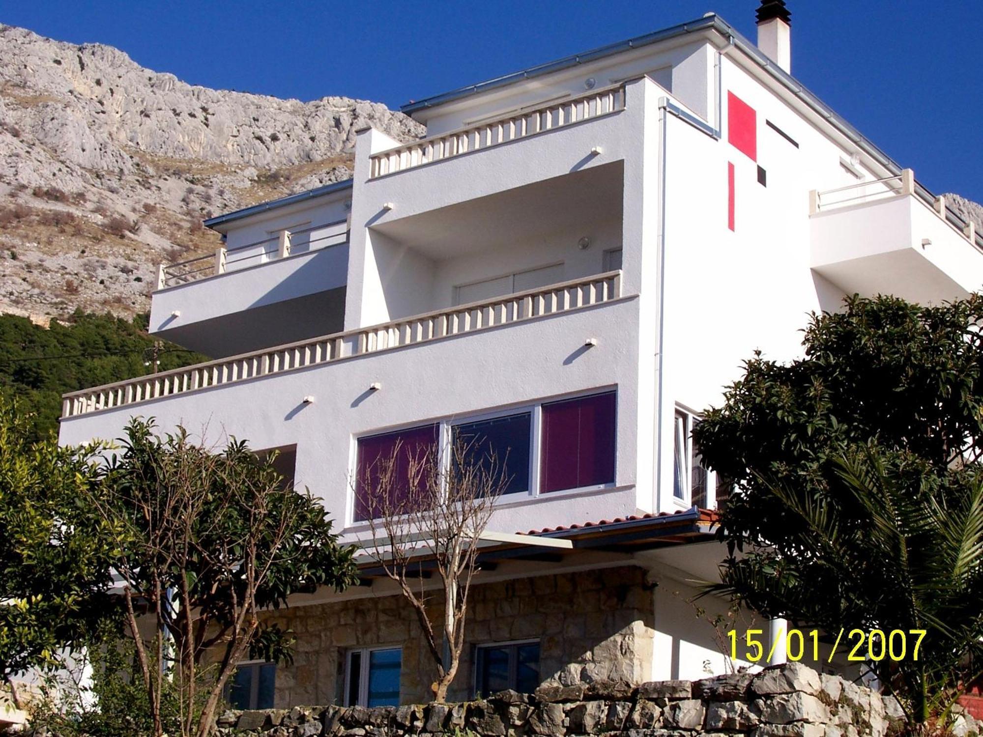 Apartments Perdijic Nemira Omis Luaran gambar